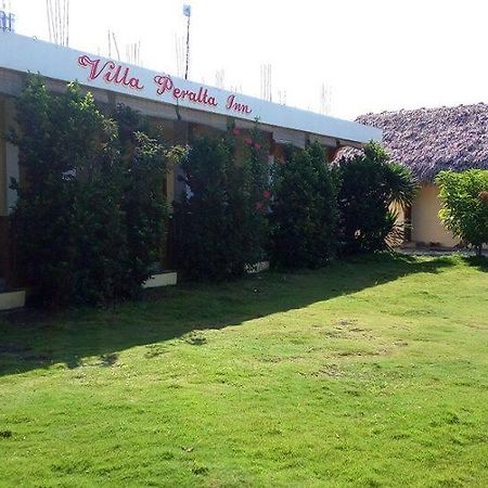 Villa Peralta Inn Donsol Bagian luar foto